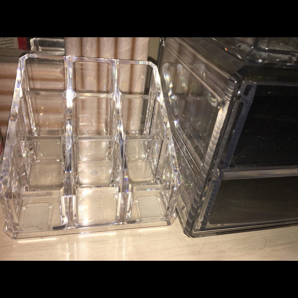 Makeup Holder - image 3